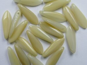 0040263 White Opal Isabella Dagger Beads 20 Pc. - Afbeelding 1