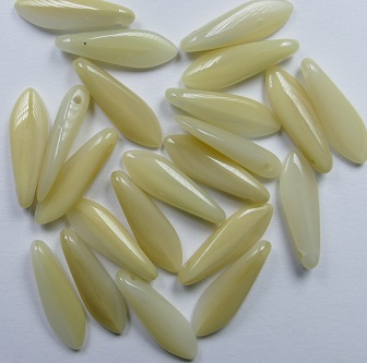 0040263 dagger beads 16x5 mm white opal isabella color x1110