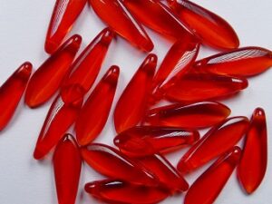 0050308 Light Siam Ruby Dagger Beads 20 Pc. - Afbeelding 1