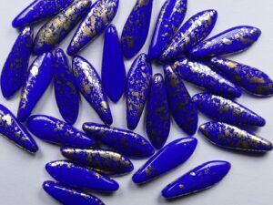 0090438 Opaque Royal Blue Gold Splashed Dagger Beads 20 Pc. - Afbeelding 1