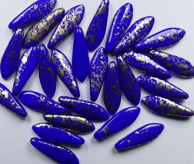 0090438 dagger beads 16x5 mm Opaque Royal Blue Gold Splashed color 33060-94401