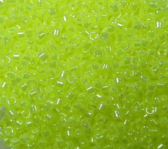 tt-01-0833 toho treasures 11-0 ceylon neon yellow color 833