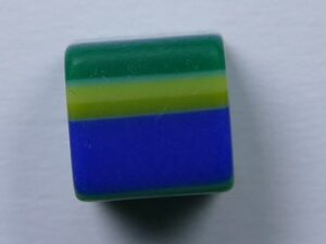 Pol-kub08z-blgrm 8 mm Polaris kubus kraal, Zebra Blauw Groen Gemeleerd
