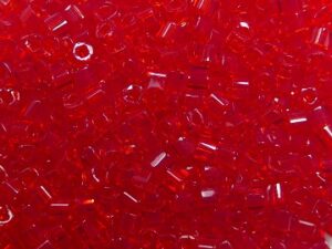 TC-01-0005C Transparent Ruby 1,5 mm Toho Cubes