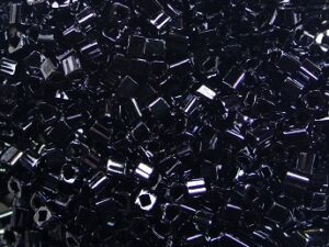 TC-01-0081 Hematite 1,5 mm Toho Cubes - Afbeelding 1