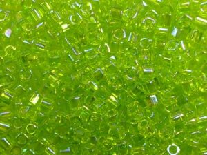 TC-01-0164 Transparent Rainbow Lime Green 1,5 mm Toho Cubes