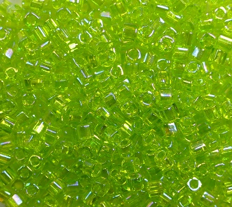 TC-01-0164 Toho cubes 1,5 mm Transparent Rainbow Lime Green