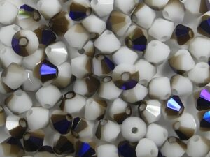 04-MC-02020-22201 White Alabaster Azuro bicones 4 mm 50 stuks