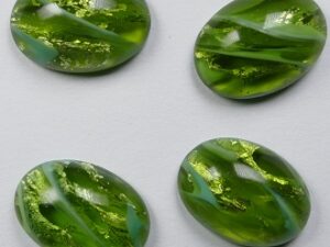 CAB-18-13-OV-TOL-GF Transparent Opal Lime Gold Foil 18x13mm - Afbeelding 1