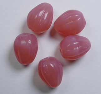 0070455 Milky Pink Melon Drops 11x9 mm color 71010