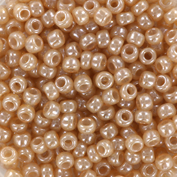 M-08-2370 miyuki rocailles 8-0 ceylon translucent jasmine color 2370