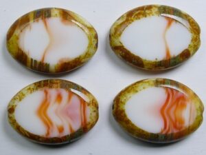 0140271 Candle White Red Melee Travertin Ovaal Table Cut 20 x 14 mm. 4 Pc.
