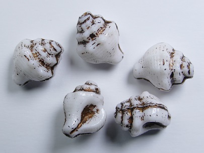 0140272 White Alabaster Bronze Washed Murex Shell Beads 15x12 mm color 02010-54317 White Alabaster Bronze Washed Murex Shell Beads