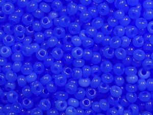 PR-R11-32010 Medium Sapphire Opal Preciosa Rocailles 20 gram