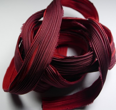 shib-red red and red-2 shibori handgeverfd zijden lint