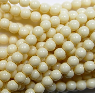 04-132-19001-48114 Czech Glas glasparels 4 mm Shiny Eggshell color 48114