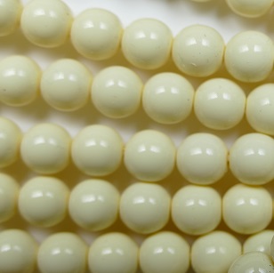 08-132-19001-48114 Czech Glas glasparels 8 mm Shiny Eggshell color 48114