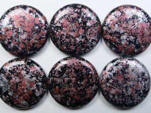 ELC-23980-45705 Jet Tweedy Red Extra Low Cabochon 18 mm 1 Pc.
