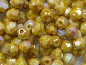 FP1-04-03000-65401-28701 Opaque White Honey Drizzle AB Czech Glass Facet Firepolish 4mm 50 stuks