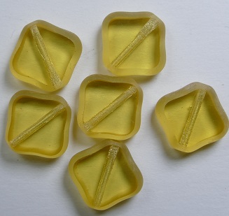 0030362 Topaz table cut afgeronde square beads 12x12 mm color 10030-84100