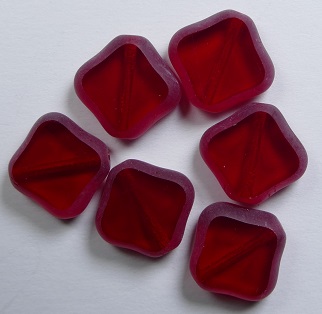 0050326 Siam Ruby table cut afgeronde square beads 12x12 mm color 90900-84100