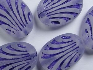 0090468 Matte Crystal Blue/Purple Washed Oval Beads with Ornament, 17x12 mm 3 Pc. - Afbeelding 1