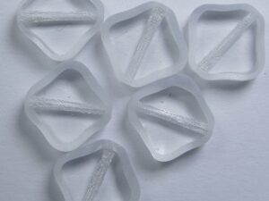 0150199 Crystal Table Cut Square Beads met afgeronde gematteerde randen 6 Pc.