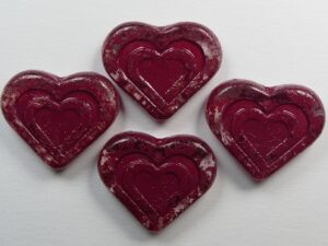 0050329 Heart in Heart Bead Crystal Dark Opaque Red Melee 4 Pc - Afbeelding 1