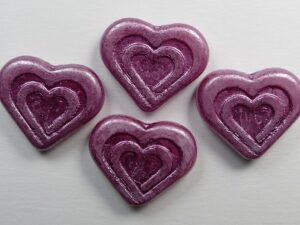 0070469 Heart in Heart Bead White Alabaster Metallic Pink Coated 4 Pc - Afbeelding 1