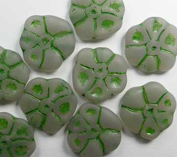 0100586 Primrose Flower primula beads 15 mm Matte Opal Violet Spring Green Washed color 02010-84100-54329