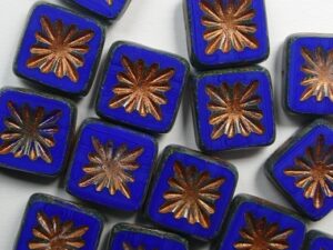 0090473 Opaque Royal Blue Travertin Copper Washed Squared Kiwi Table Cut Bead. 6 Pc. - Afbeelding 1