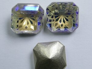 LF-S-10-MOL Lotus Flower Square Stone 10 mm Moonlight 1 Pc. - Afbeelding 1