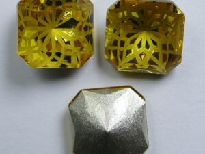 LF-S-10-TOPLT Lotus Flower Square Stone 10 mm Light Topaz 1 Pc.