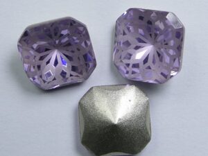 LF-S-10-VIO Lotus Flower Square Stone 10 mm Violet 1 Pc.