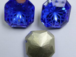 LF-S-14-SAP Lotus Flower Square Stone 14 mm Sapphire 1 Pc. - Afbeelding 1