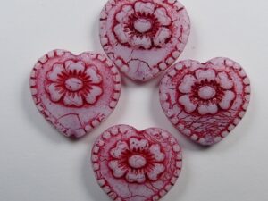 0050332 Hearts with Flower White Alabaster Red Washed 4 Pc - Afbeelding 1