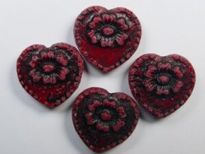0050333 Hearts with Flower Etched Opaque Red Black Washed 4 Pc - Afbeelding 1