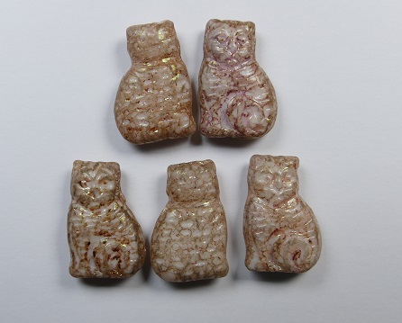 0070476 Cat Beads 17×11 mm White Alabaster Red Terracotta color 02010-15495