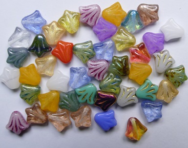 0100597 Mixed Colors Lily Flower Beads