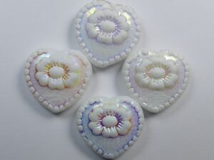 0140293 Hearts with Flower Matte White Alabaster Full AB 4 Pc - Afbeelding 1