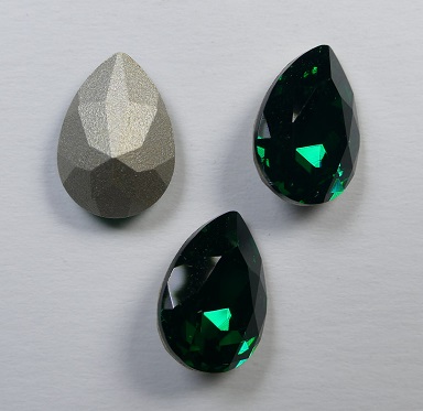 PrPe-14-EM Preciosa Baroque Pear fancy stone 14x10 mm Emerald