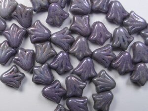 0080730 White Alabaster Nebula Lily Flower Beads 15 Pc. - Afbeelding 1