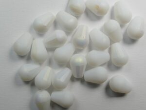 0140290 Chalk White Matte AB Facetted Drop, 8x6 mm 10 Pc. - Afbeelding 1