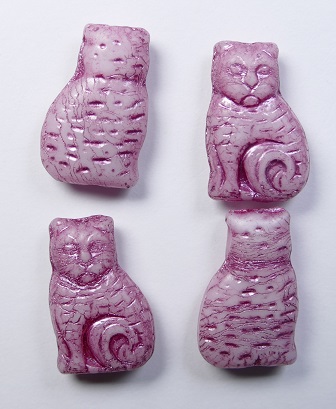0070478 Cat Beads 17x11 mm White Alabaster Fuchsia Washed color 02010-54321
