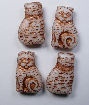 0140296 Cat Beads 17×11 mm White Alabaster Copper Washed color 02010-54319