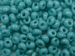TM-03-0055 Opaque Turquoise Magatama 3 mm. TOHO - Afbeelding 1