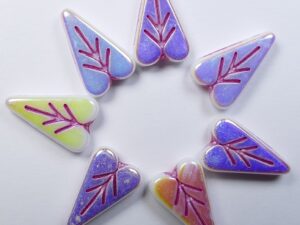 0140301 White Alabaster Full AB Hot Pink Inlay Heart Leaf Beads 4 Pc. - Afbeelding 1