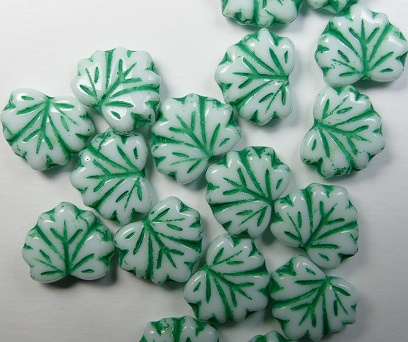 MPL-03000-46450 maple leaves 11x13 mm Chalk White Kelly Green Washed color 03000-46450