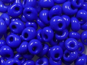 TM-04-0048 Opaque Navy Blue Magatama 4 mm. TOHO