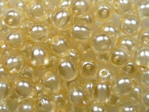 04-R-63141CR Transparent Pearl Oyster Round 4 mm. 100 Pc.